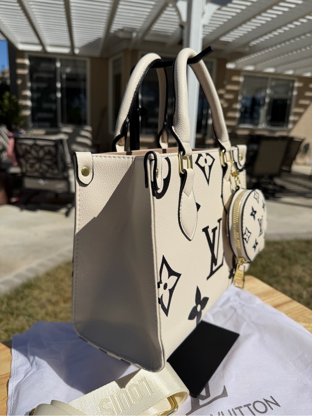 ✨COMING SOON✨ NEW LV Print White Black Monogram OnTheGo Satchel Bag & Coin Purse - Picture 7 of 15